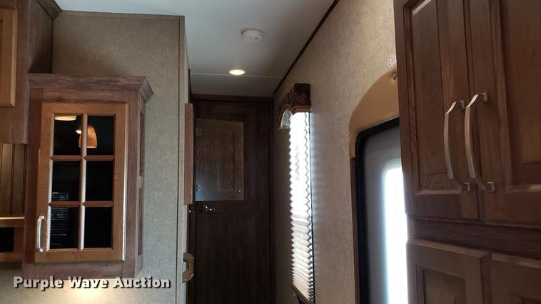 image for item DD4758 2016 Keystone Avalanche camper