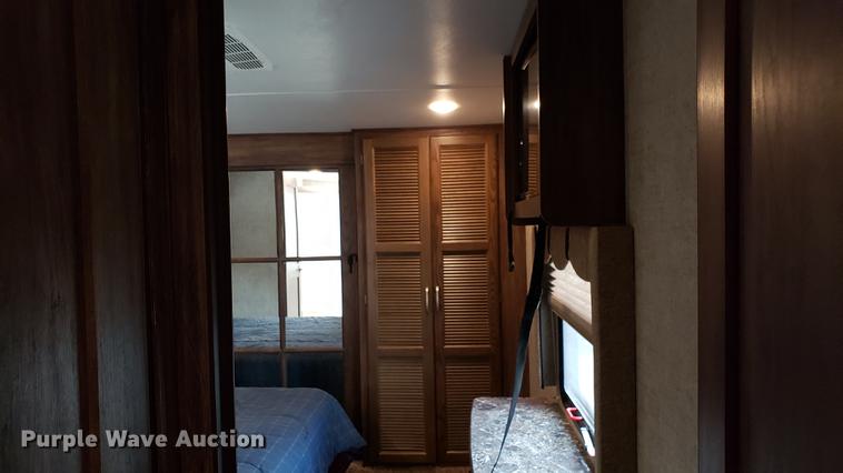 image for item DD4758 2016 Keystone Avalanche camper