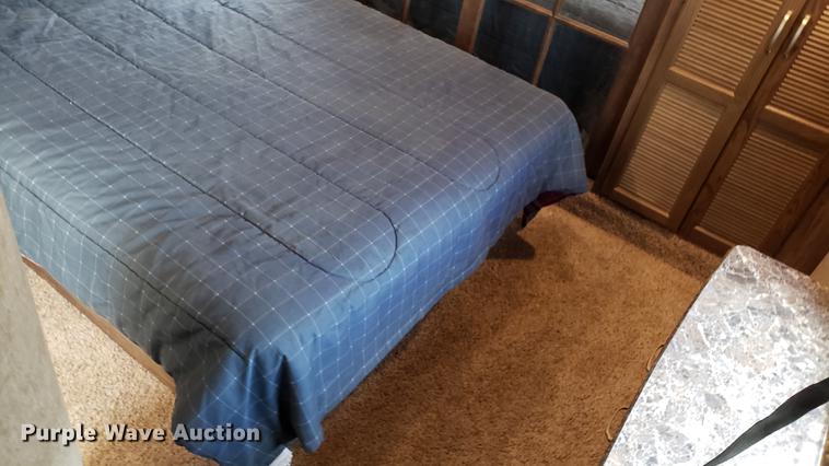 image for item DD4758 2016 Keystone Avalanche camper