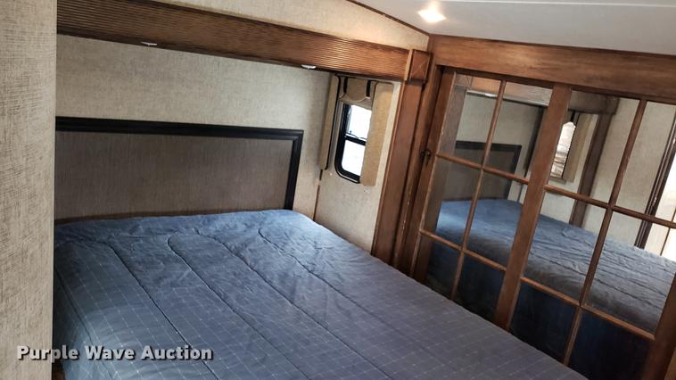 image for item DD4758 2016 Keystone Avalanche camper