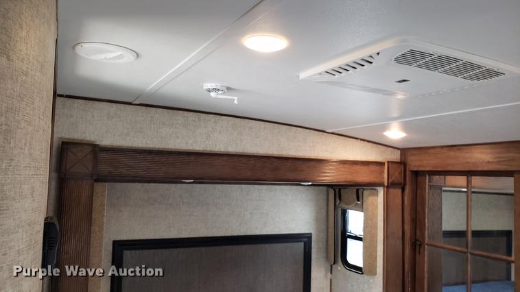 image for item DD4758 2016 Keystone Avalanche camper