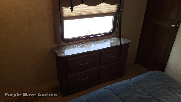 image for item DD4758 2016 Keystone Avalanche camper