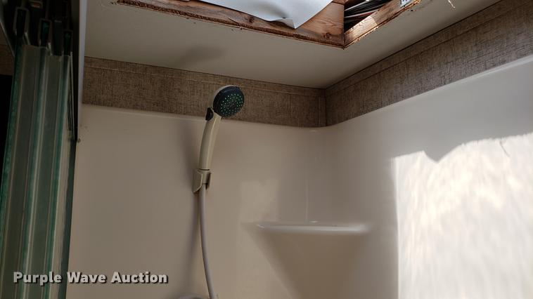 image for item DD4758 2016 Keystone Avalanche camper