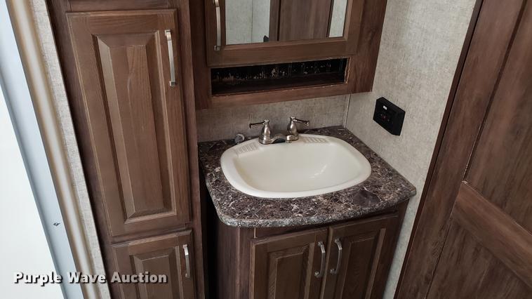 image for item DD4758 2016 Keystone Avalanche camper