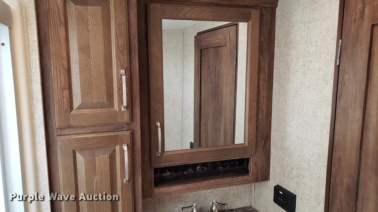 image for item DD4758 2016 Keystone Avalanche camper