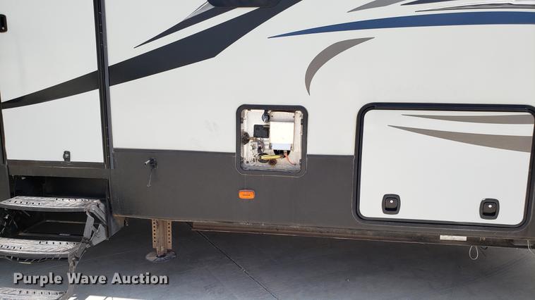 image for item DD4758 2016 Keystone Avalanche camper