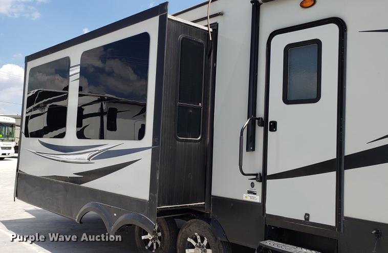 image for item DD4758 2016 Keystone Avalanche camper