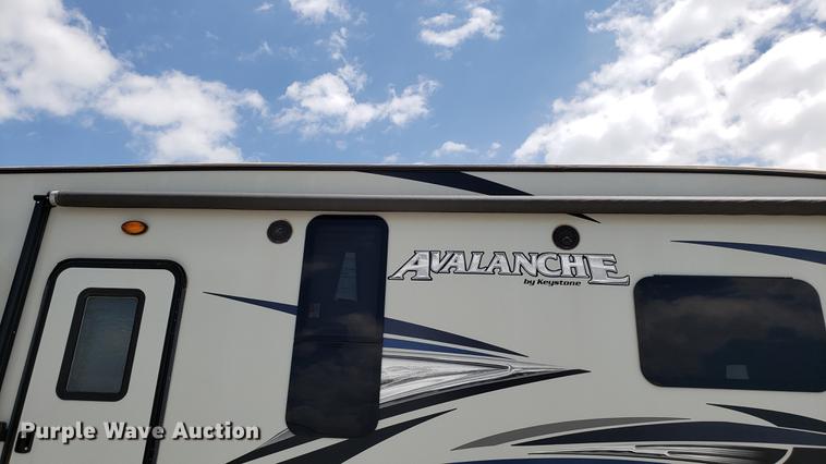 image for item DD4758 2016 Keystone Avalanche camper