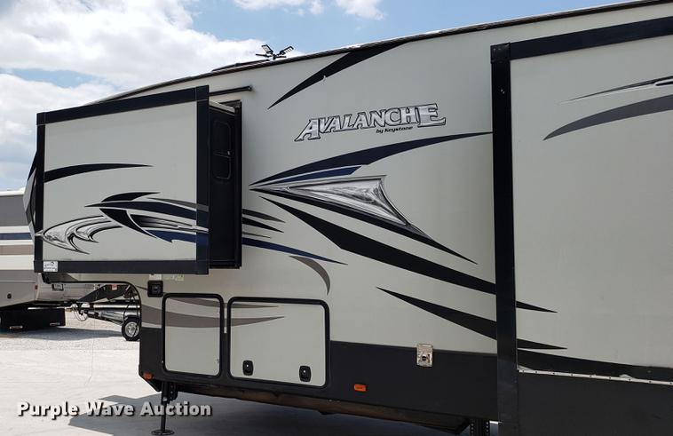 image for item DD4758 2016 Keystone Avalanche camper