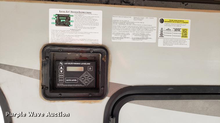 image for item DD4758 2016 Keystone Avalanche camper