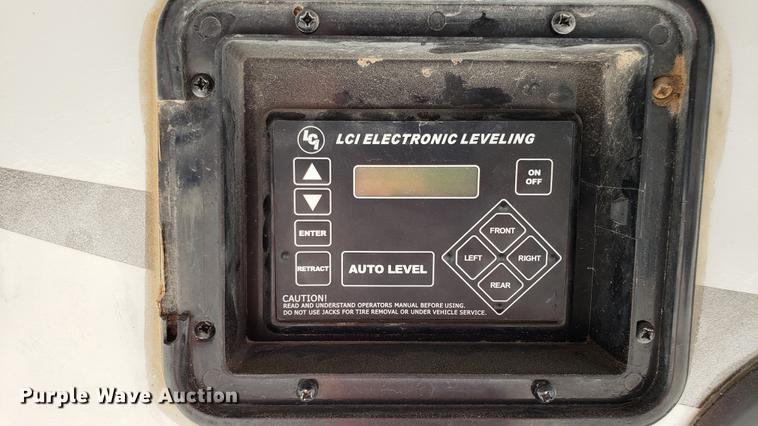 image for item DD4758 2016 Keystone Avalanche camper