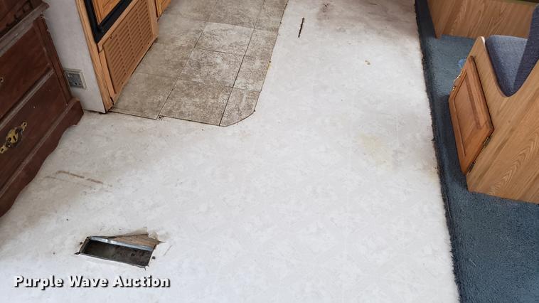 image for item DD4761 2000 Dutchman camper