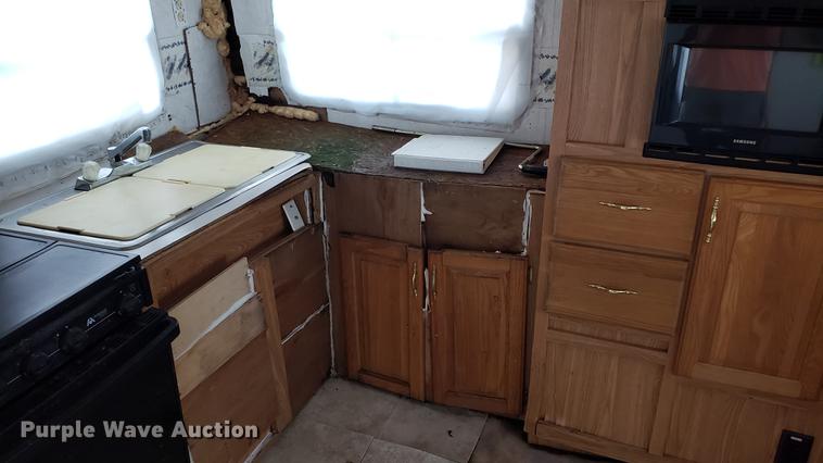 image for item DD4761 2000 Dutchman camper