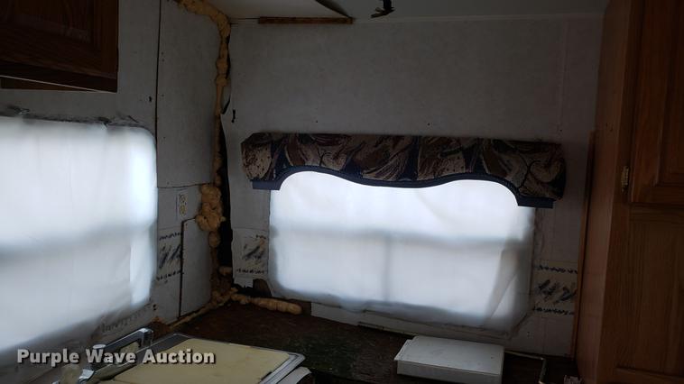 image for item DD4761 2000 Dutchman camper