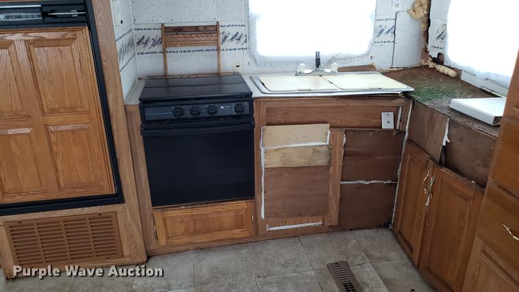 image for item DD4761 2000 Dutchman camper