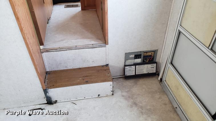 image for item DD4761 2000 Dutchman camper