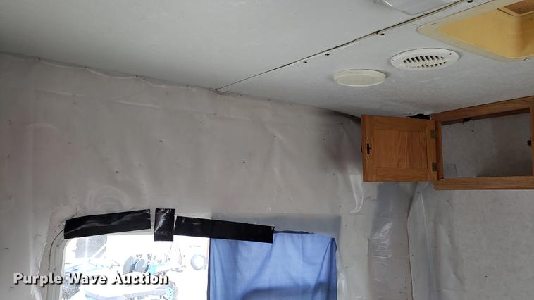 image for item DD4761 2000 Dutchman camper