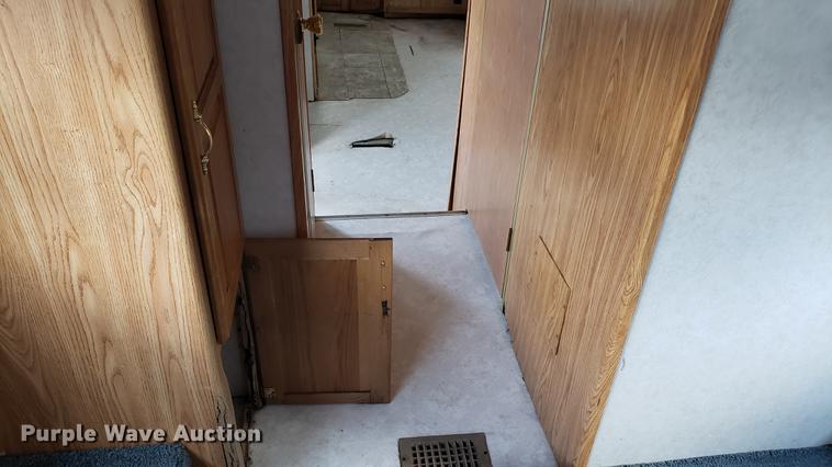 image for item DD4761 2000 Dutchman camper