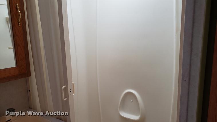 image for item DD4761 2000 Dutchman camper