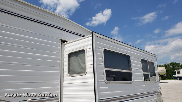 image for item DD4761 2000 Dutchman camper