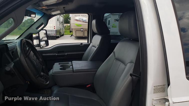 image for item DD4771 2011 Ford F350 Super Duty Crew Cab pickup truck