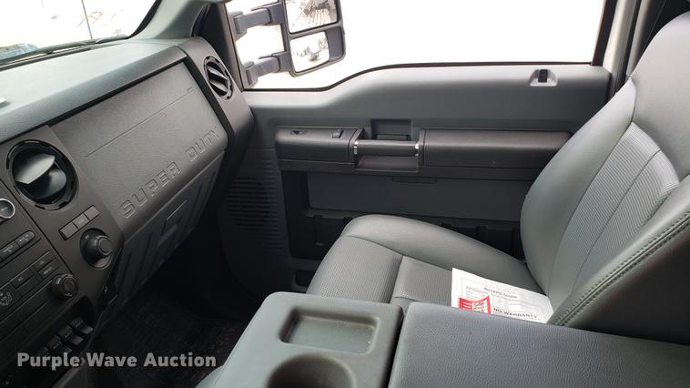 image for item DD4771 2011 Ford F350 Super Duty Crew Cab pickup truck