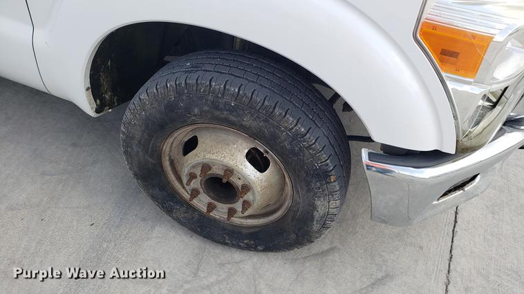 image for item DD4771 2011 Ford F350 Super Duty Crew Cab pickup truck