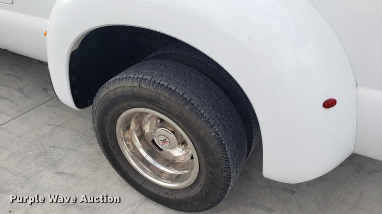 image for item DD4771 2011 Ford F350 Super Duty Crew Cab pickup truck