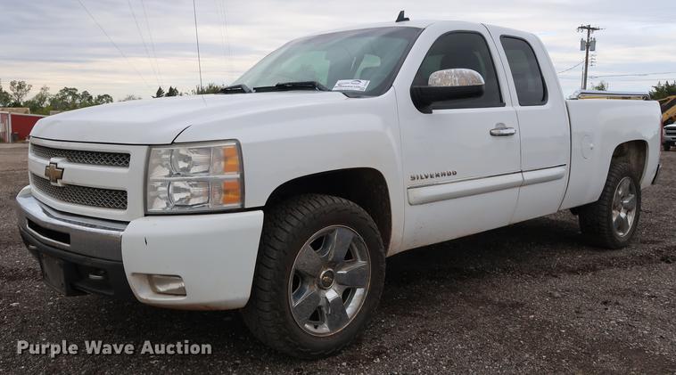 image for item DD5336 2011 Chevrolet Silverado 1500 LT Ext. Cab pickup truck