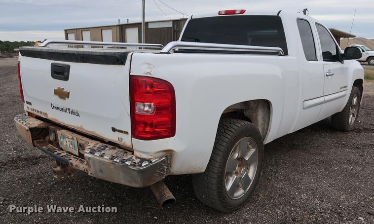 image for item DD5336 2011 Chevrolet Silverado 1500 LT Ext. Cab pickup truck