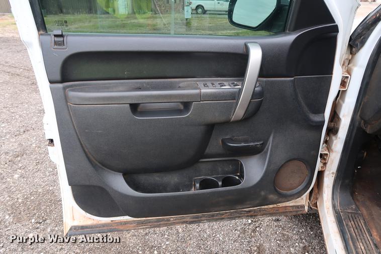 image for item DD5336 2011 Chevrolet Silverado 1500 LT Ext. Cab pickup truck