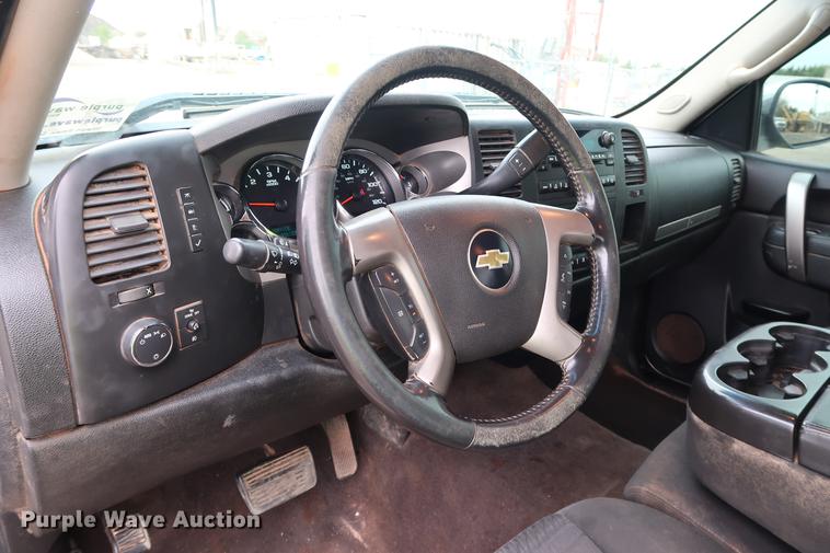 image for item DD5336 2011 Chevrolet Silverado 1500 LT Ext. Cab pickup truck