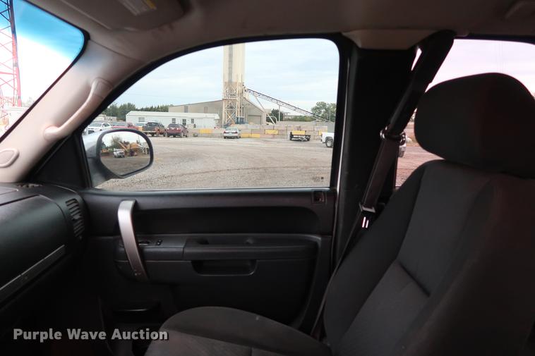 image for item DD5336 2011 Chevrolet Silverado 1500 LT Ext. Cab pickup truck