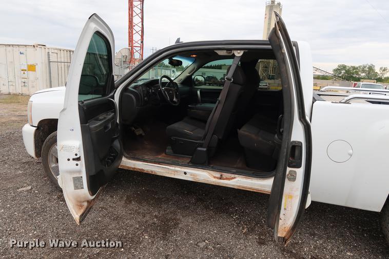 image for item DD5336 2011 Chevrolet Silverado 1500 LT Ext. Cab pickup truck