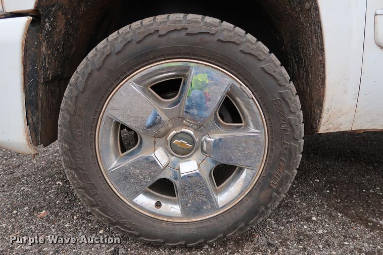 image for item DD5336 2011 Chevrolet Silverado 1500 LT Ext. Cab pickup truck