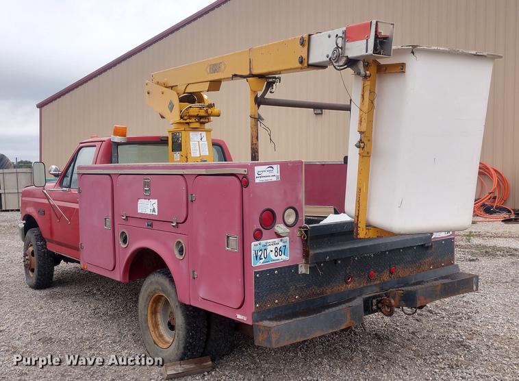 image for item DD7013 1996 Ford F350 bucket truck