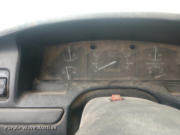 image for item DD7013 1996 Ford F350 bucket truck