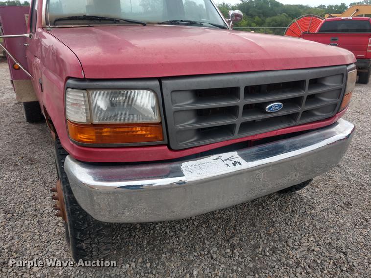 image for item DD7013 1996 Ford F350 bucket truck