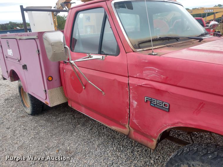image for item DD7013 1996 Ford F350 bucket truck