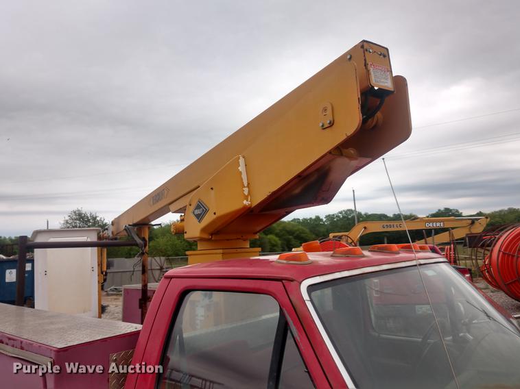 image for item DD7013 1996 Ford F350 bucket truck