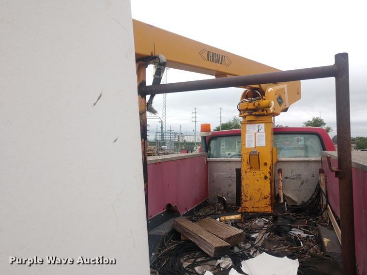 image for item DD7013 1996 Ford F350 bucket truck