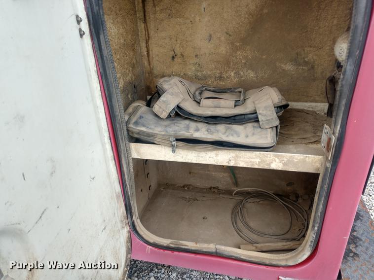 image for item DD7013 1996 Ford F350 bucket truck