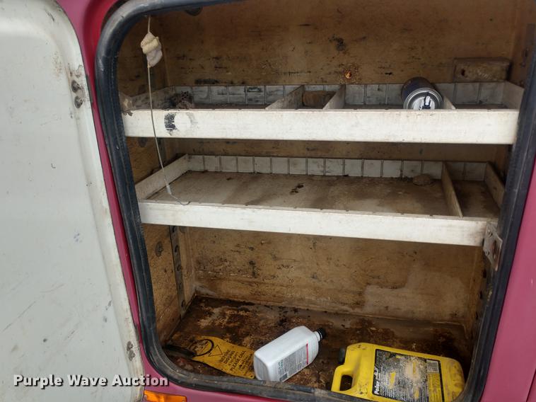 image for item DD7013 1996 Ford F350 bucket truck