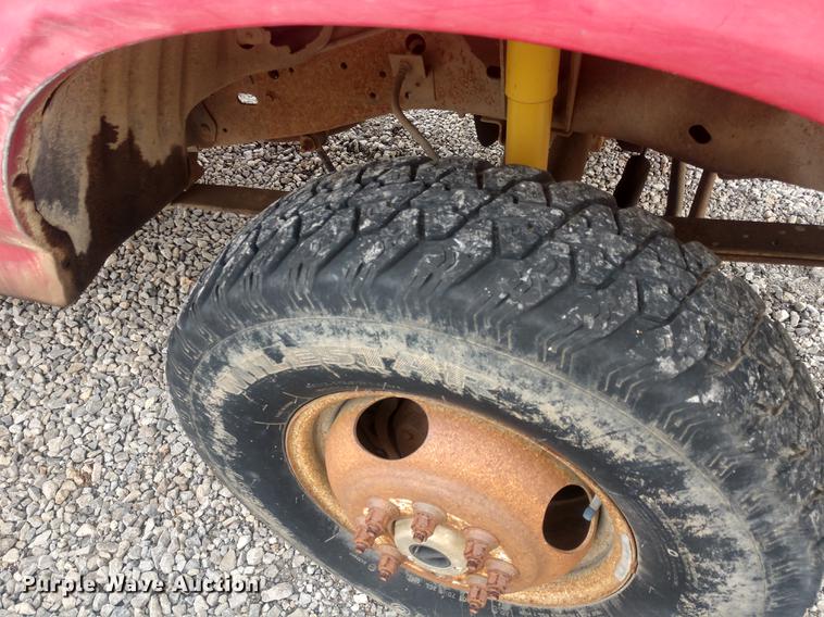 image for item DD7013 1996 Ford F350 bucket truck