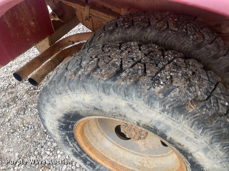 image for item DD7013 1996 Ford F350 bucket truck