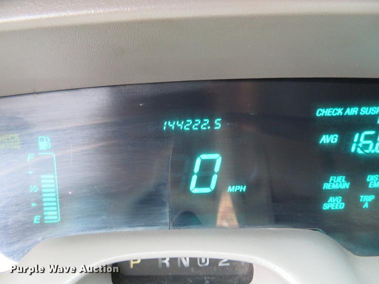 image for item DD7044 1996 Lincoln Town Car Executive limousine