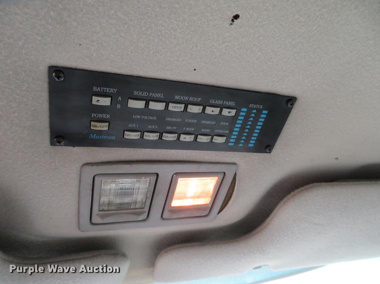 image for item DD7044 1996 Lincoln Town Car Executive limousine