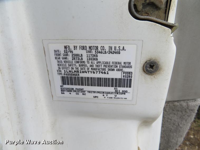 image for item DD7044 1996 Lincoln Town Car Executive limousine