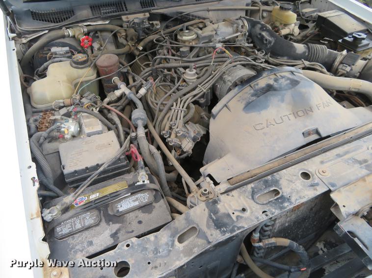 image for item DD7044 1996 Lincoln Town Car Executive limousine