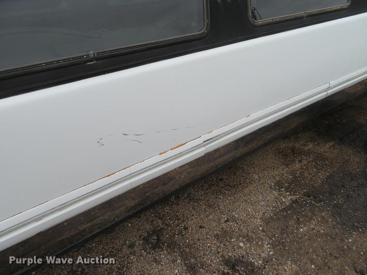 image for item DD7044 1996 Lincoln Town Car Executive limousine